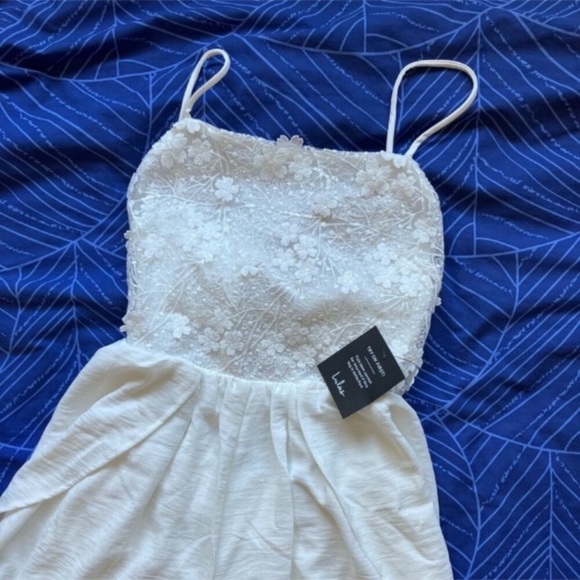 Lulus Elegant White Lace Romper size M - Picture 3 of 7